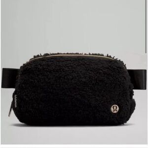 Lululemon Black Everywhere Fleece Belt Bag Silver Buckle NWT